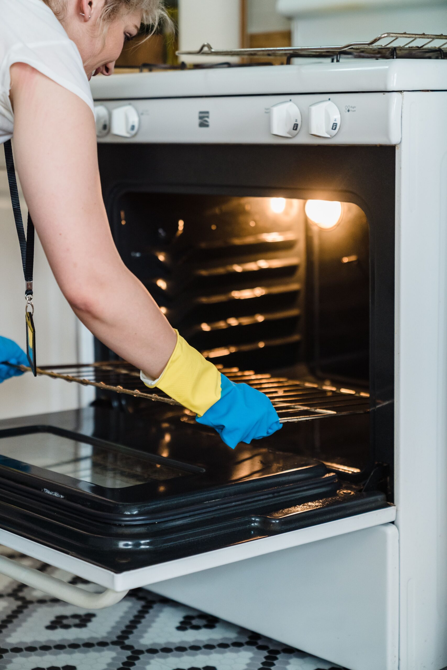 Deep Oven Cleaning for Better Cooking Results
